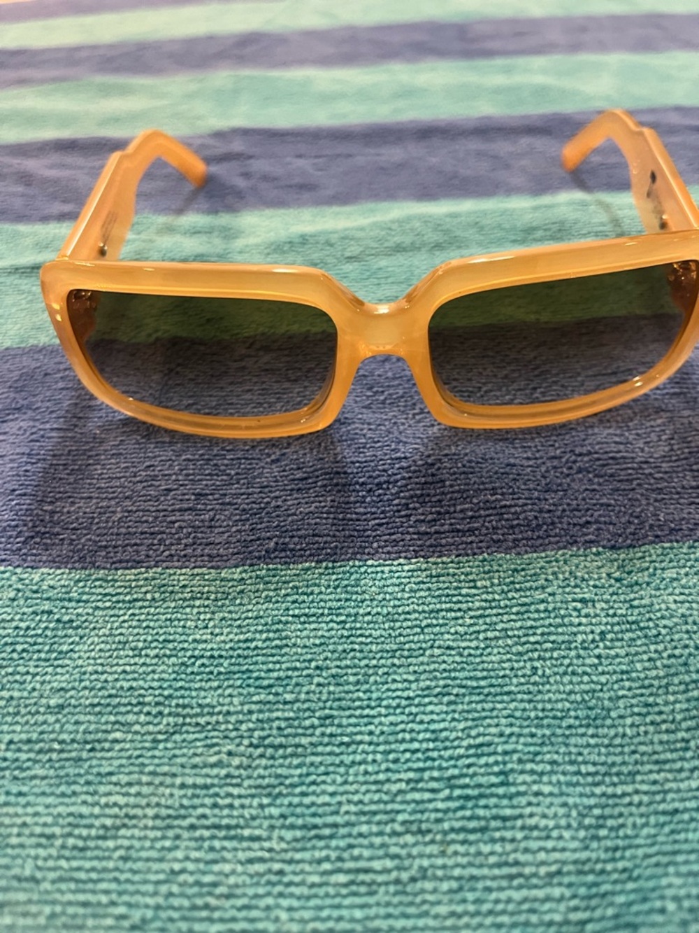 SPY ‘Twiggy’ Yellow retro Sunglasses